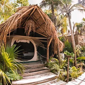 Luxe tent Uman Glamping & Cenote Tulum Pueblo